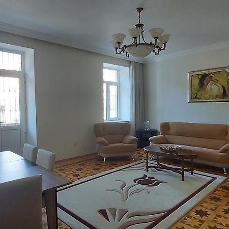 Azneft Royal Suite Apartment Sea View Баку Екстериор снимка
