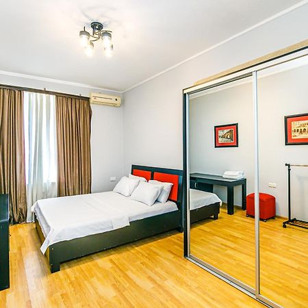 Azneft Royal Suite Apartment Sea View Баку Екстериор снимка