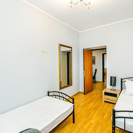 Azneft Royal Suite Apartment Sea View Баку Екстериор снимка