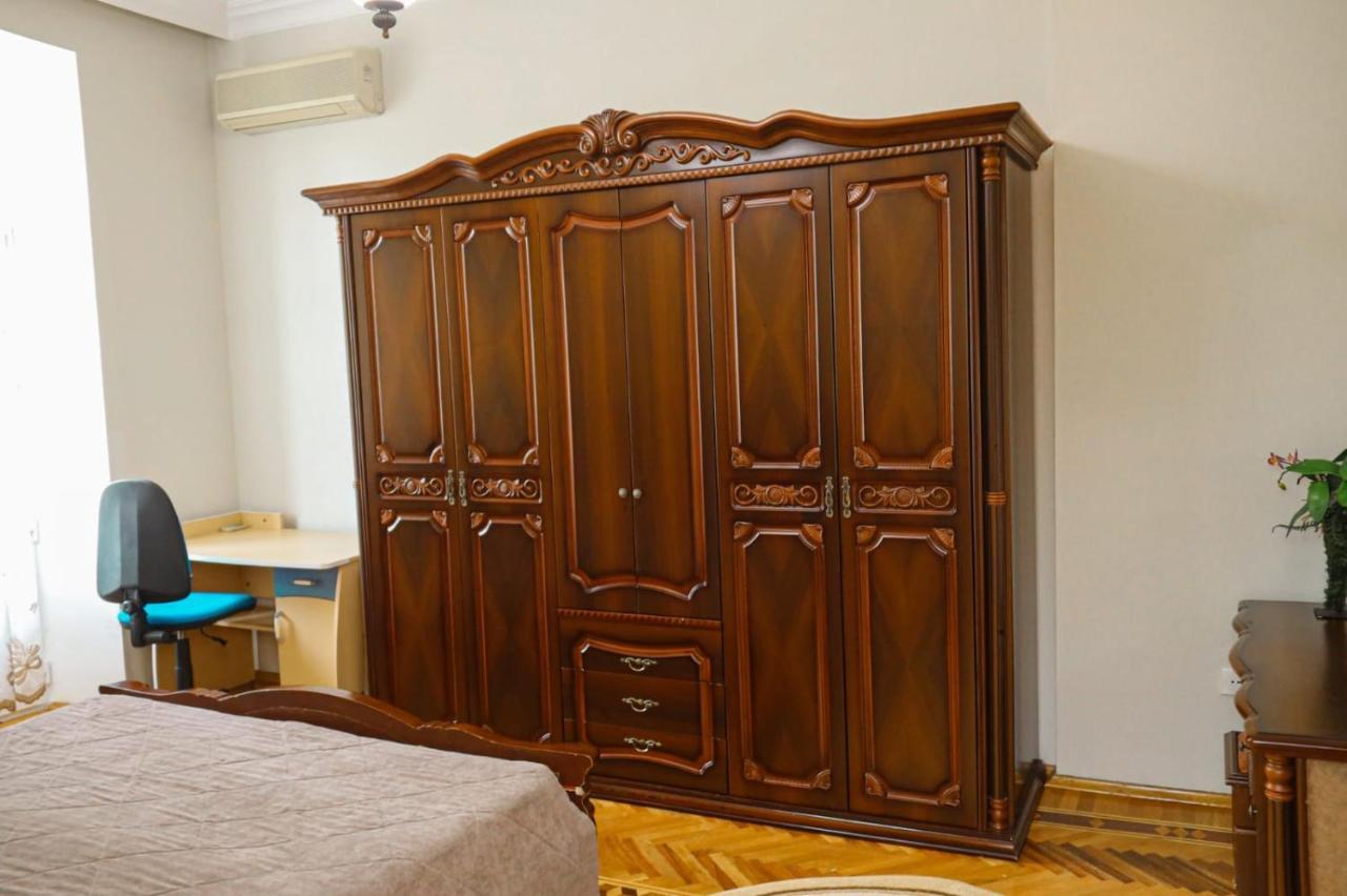Azneft Royal Suite Apartment Sea View Баку Екстериор снимка