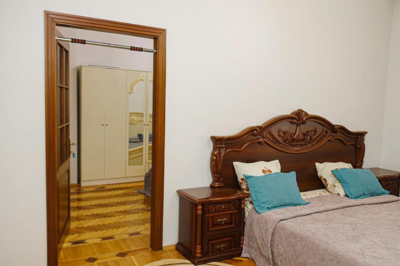 Azneft Royal Suite Apartment Sea View Баку Екстериор снимка