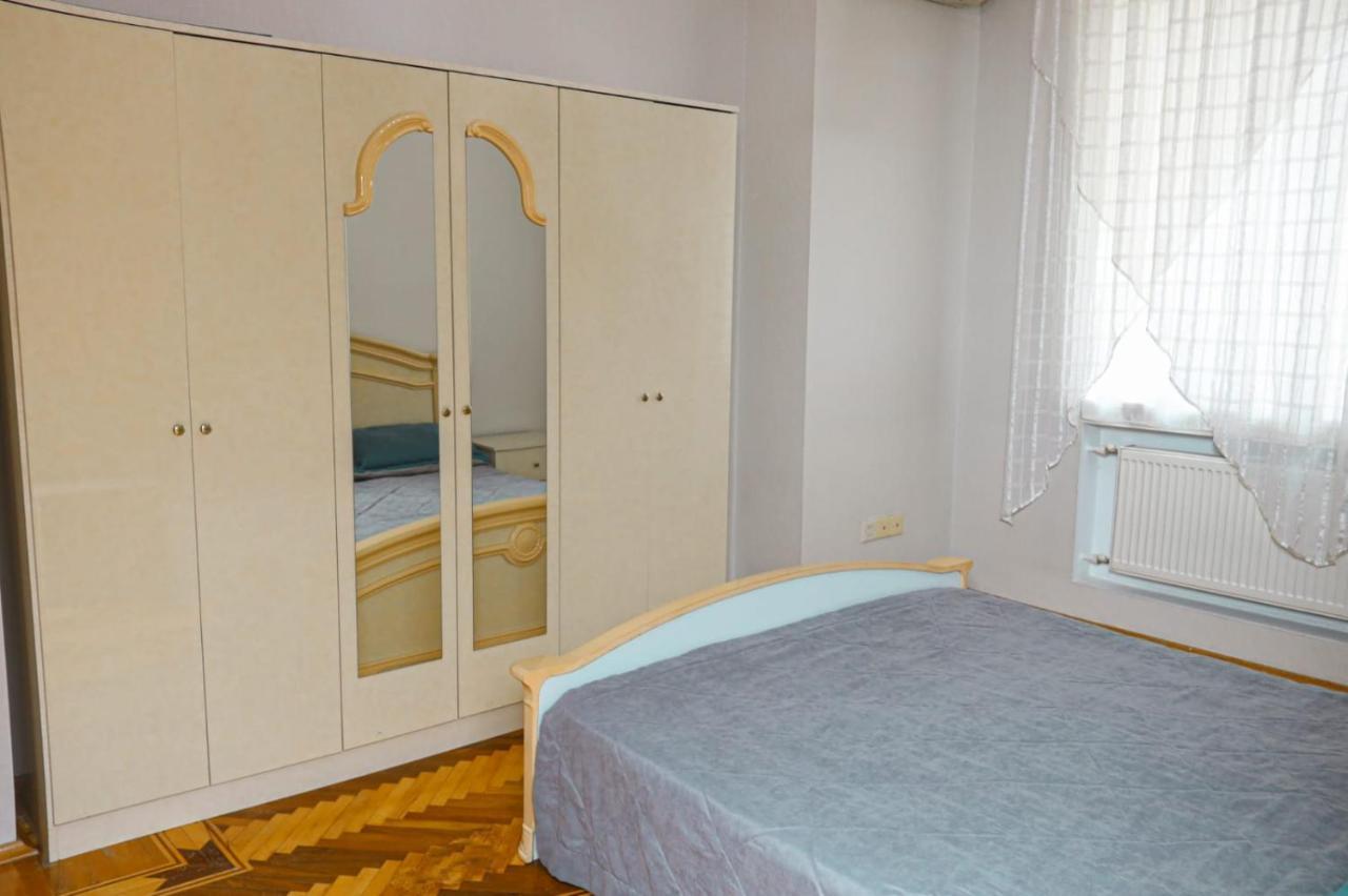 Azneft Royal Suite Apartment Sea View Баку Екстериор снимка