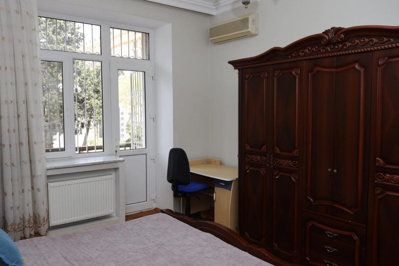 Azneft Royal Suite Apartment Sea View Баку Екстериор снимка