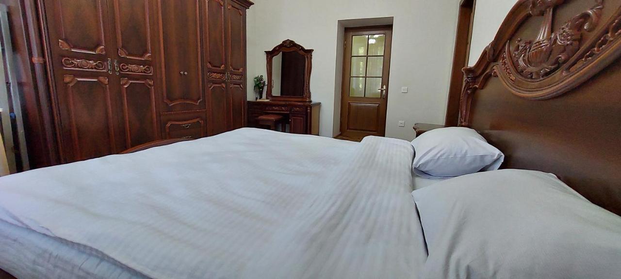 Azneft Royal Suite Apartment Sea View Баку Екстериор снимка