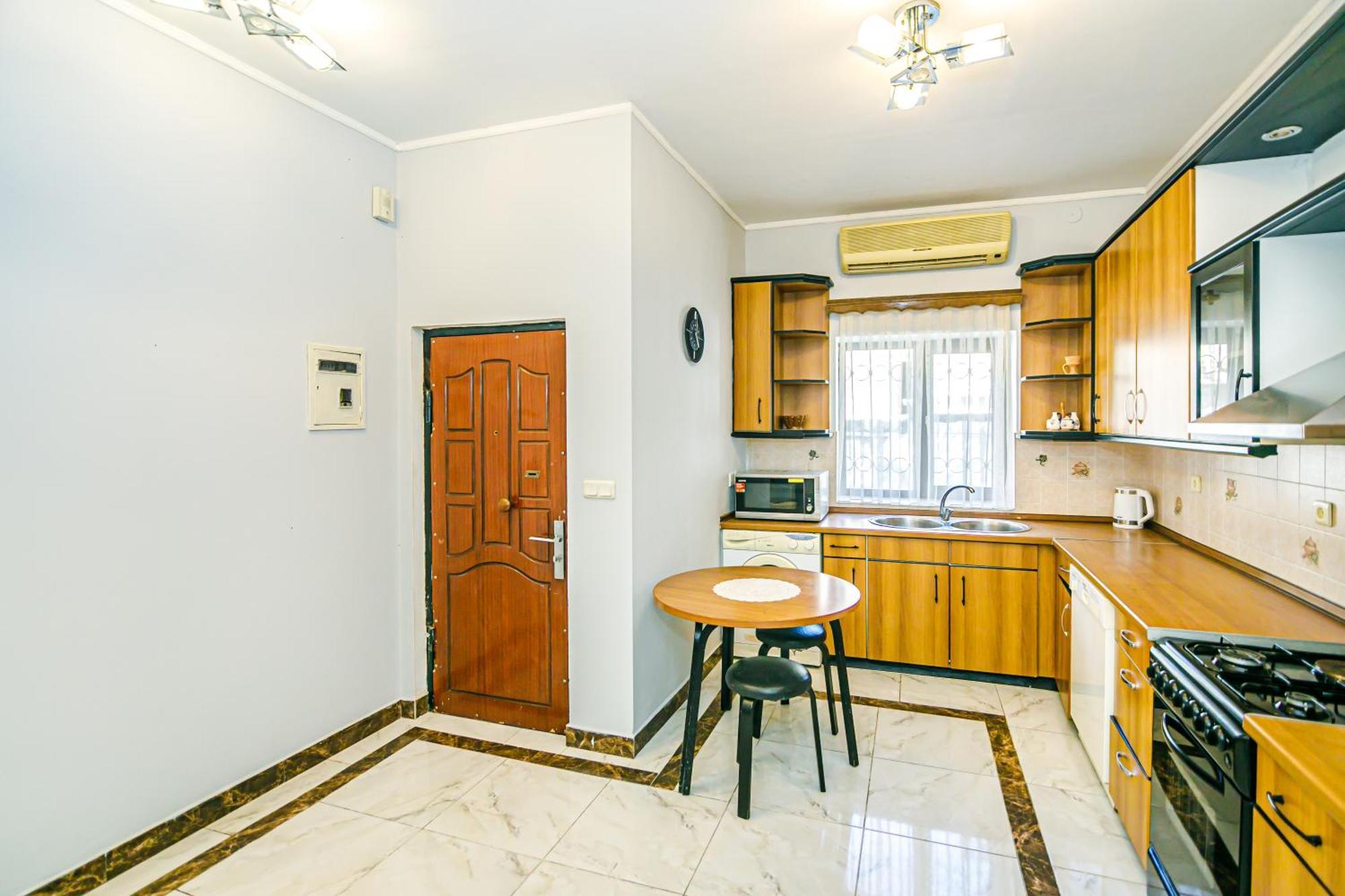 Azneft Royal Suite Apartment Sea View Баку Екстериор снимка